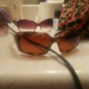 Brown chanel mother of pearl logo sunglasses