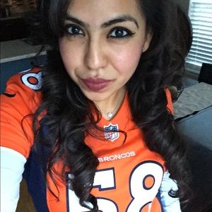 Meet your Posher, Alejandra