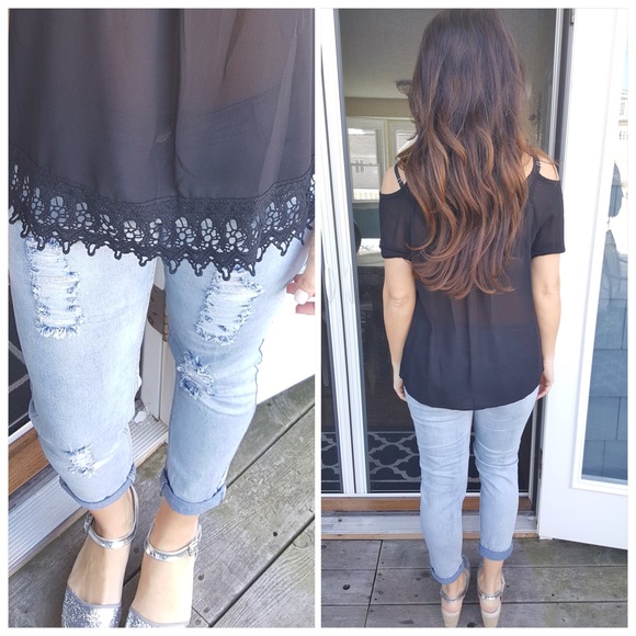 🔥LAST 1🔥(M) Black cold shoulder lace trim top - Picture 3 of 3