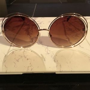 Round sunglasses, similar to Chloe