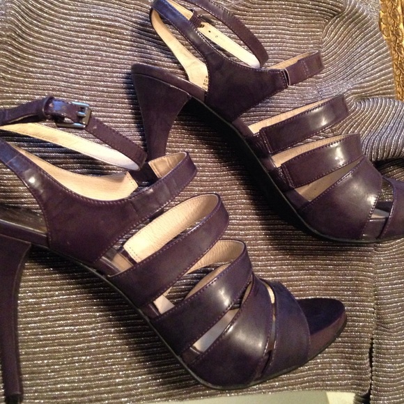 Purple pumps