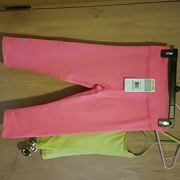 Worn once! Awesome Under Armour workout pants