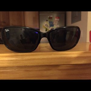 Black ray ban sunglasses