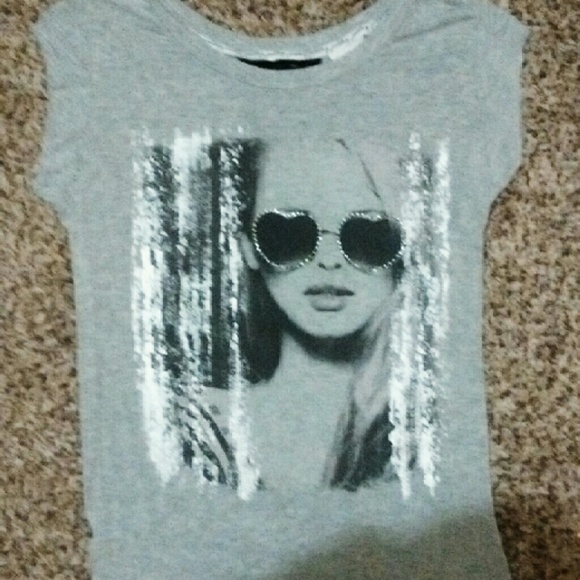 Diamond small model tee