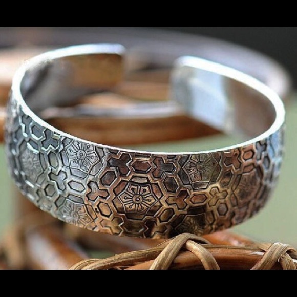 Jewelry - Vintage Silver Metal Exotic Floral Cuff Bracelet