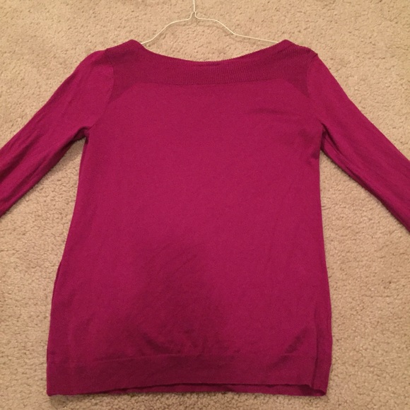 🚫SOLD IN BUNDLE!🚫Pink sweater with button detail - Picture 3 of 4