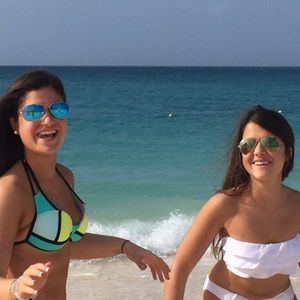 Meet your Posher, Denise