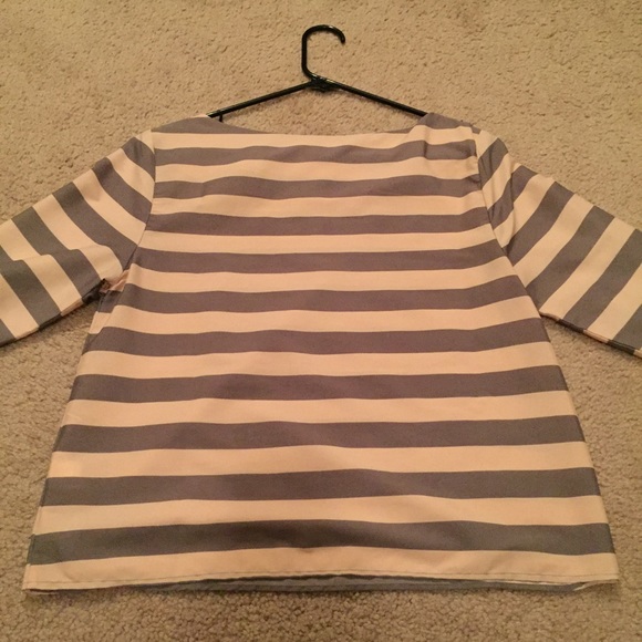 🚫BUNDLED!🚫 Super cute striped blush/grey blouse - Picture 3 of 4