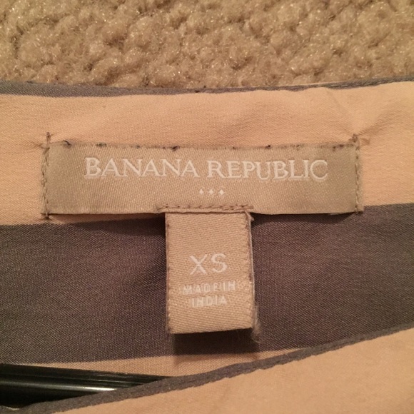 🚫BUNDLED!🚫 Super cute striped blush/grey blouse - Picture 4 of 4