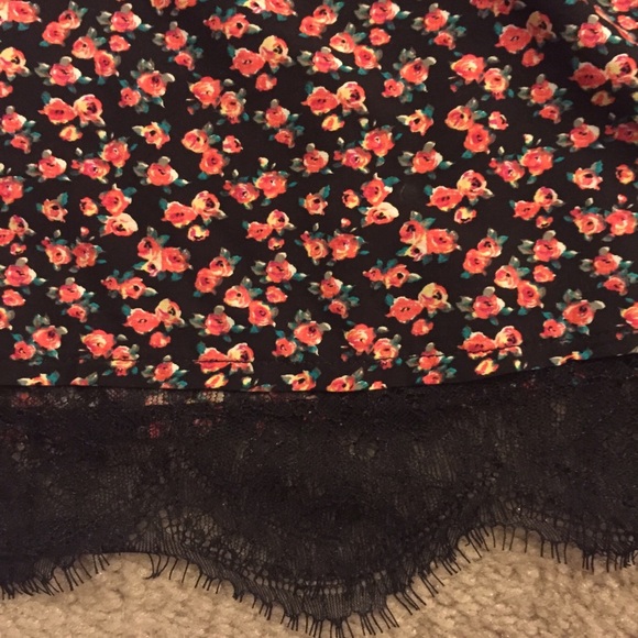 🚫SOLD IN BUNDLE!🚫NWOT Floral Dress w sleeves - Picture 2 of 4