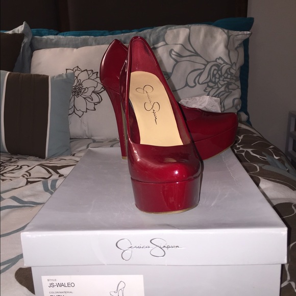 Jessica Simpson  Waleo platform stilettos