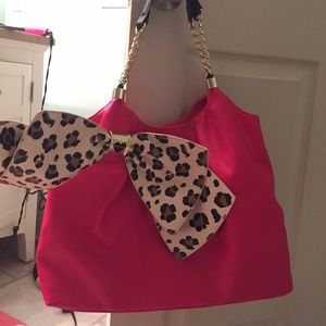 Beautiful bow Betsy Johnson purse