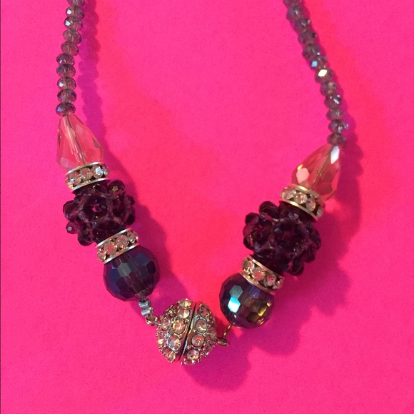 Pretty blue beaded necklace with magnetic closure - Picture 1 of 4