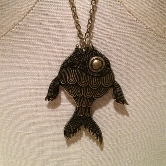 Fish Necklace - Picture 2 of 3