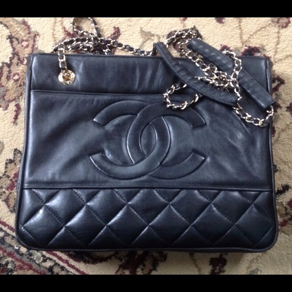 Vintage Chanel Leather Bag with serial code