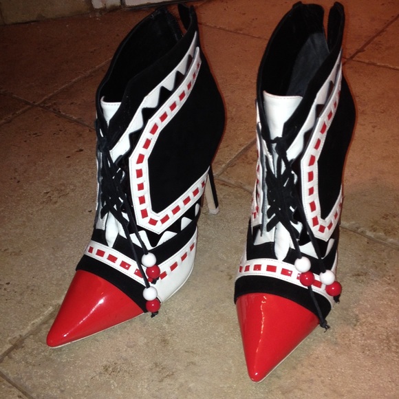 Sophia Webster 100mm Riko Pointy Suede Booties