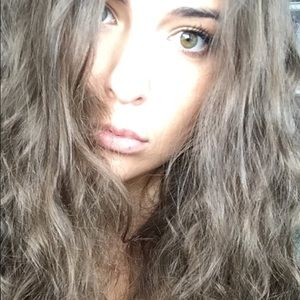 Meet your Posher, Gabrielle