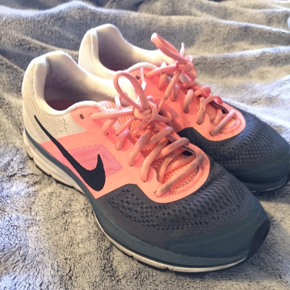 NIKE Pegasus 30 Sneakers
