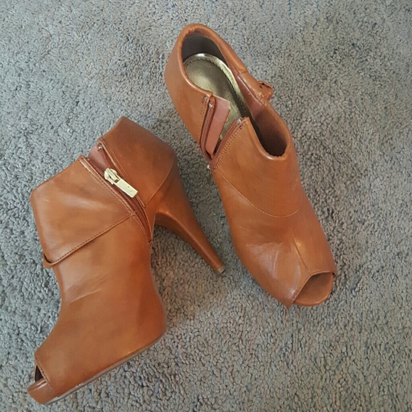 Booties heels - Picture 1 of 4