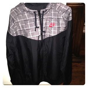 Men's Large Nike Windbreaker great condition