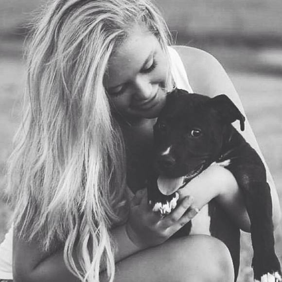 Meet your Posher, Taylor - Picture 2 of 2