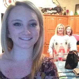 Meet your Posher, Danielle