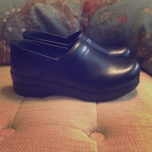 Like New Dansko Clogs US 8 EUR 38