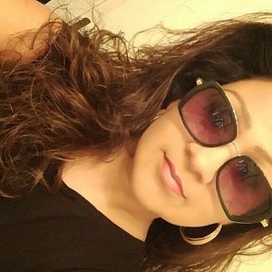 Meet your Posher, Sandra