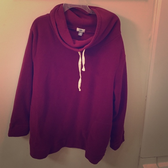 Maroon sweater