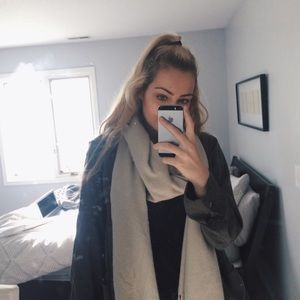 Meet your Posher, Skyler