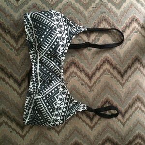 NWOT SUPER CUTE BIKINI TOP! 😍😍😍