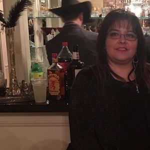 Meet your Posher, Edith