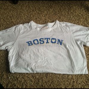 New Life Is Good Tshirt Boston Love medium