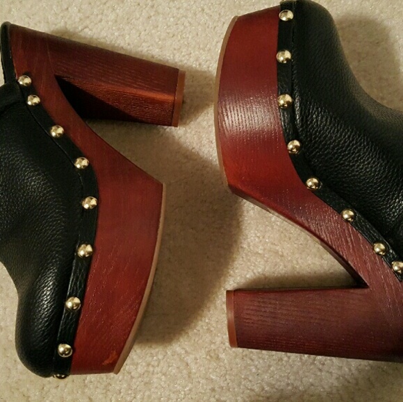 Black heels SOLD