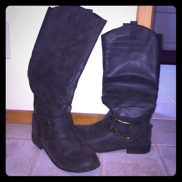 Charcoal grey Mossimo boots. Great condition