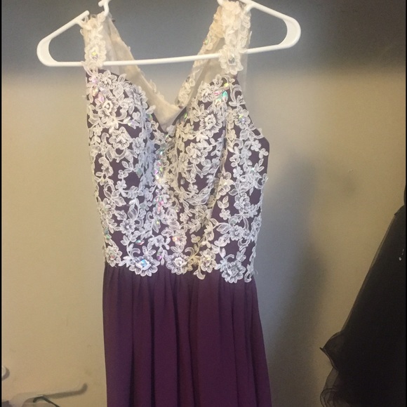 Prom dress - Picture 2 of 4