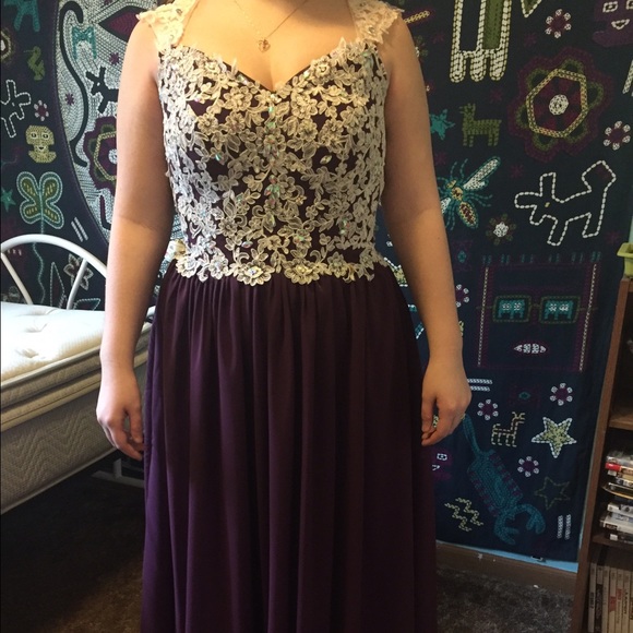 Prom dress - Picture 3 of 4