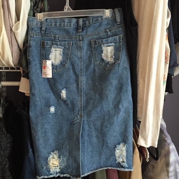 Brand new mid ripped Jean skirt - Picture 4 of 4