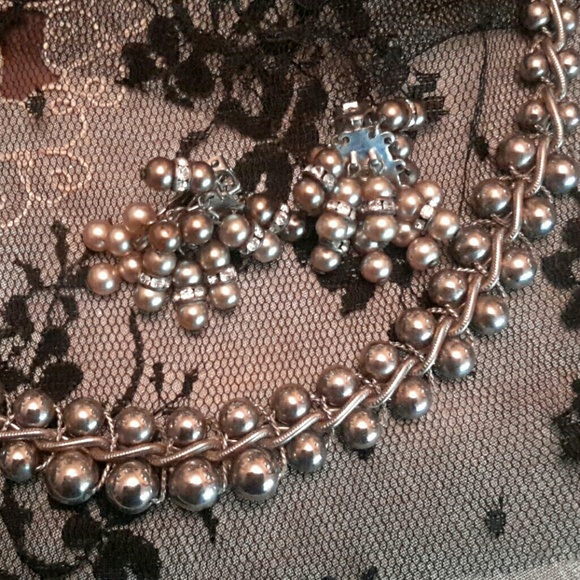 Vintage choker with clip on earings - Picture 2 of 2