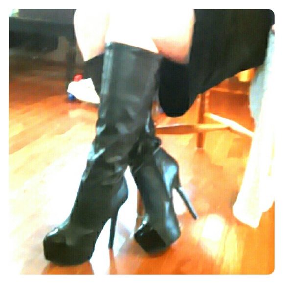 CLOSE OUT SALE-Heeled boots