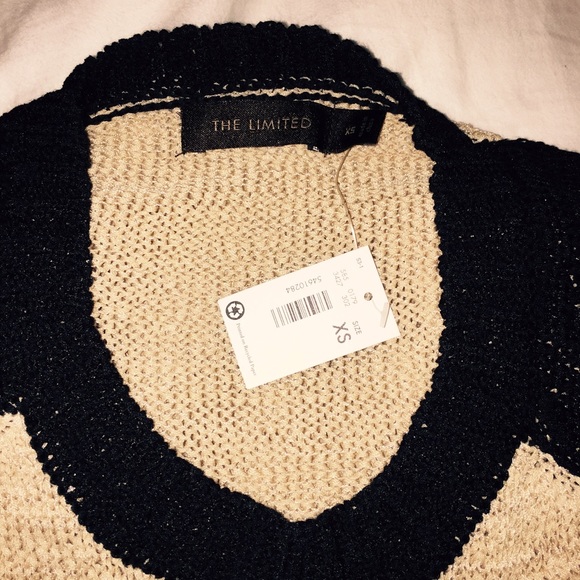 ✨NWT The Limited tan sweater with black sleeves - Picture 3 of 4