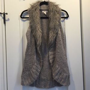 Faux Fur Collar Knit Vest