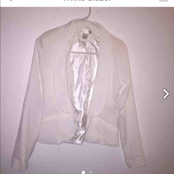 White blazer - Picture 1 of 2