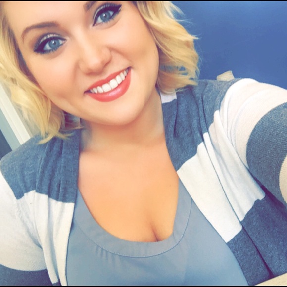 Meet your Posher, Katelynn - Picture 2 of 2