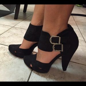 Forever21 black suede shoes