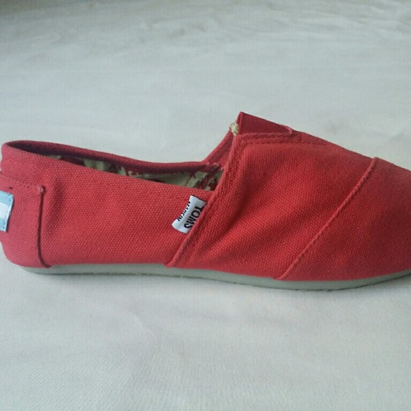 Tom's shoes