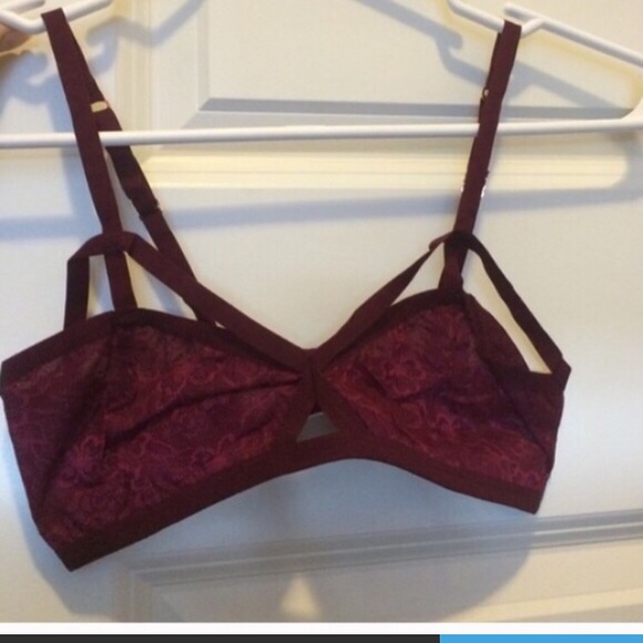 🎉HP🎉🎉Red lace bralette - Picture 2 of 3