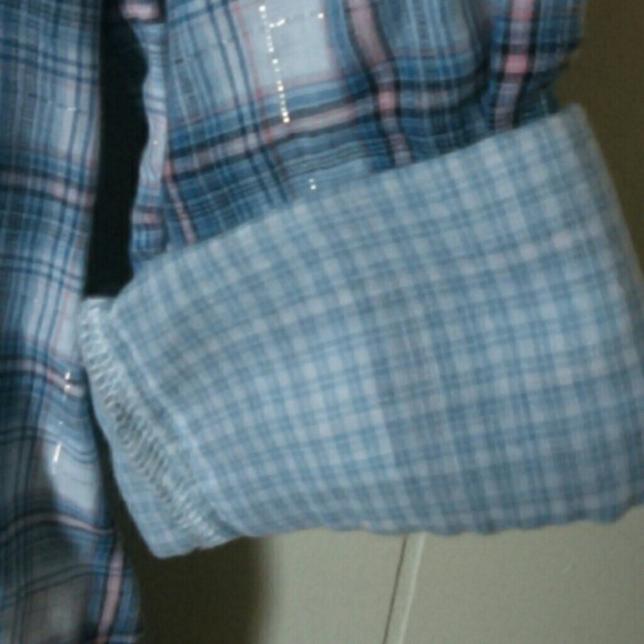 NWT Maurices Light weight button up. - Picture 4 of 4