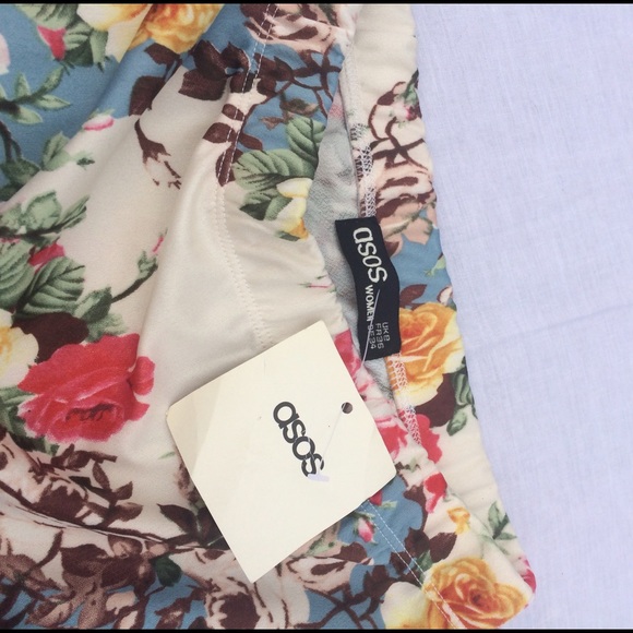 SOLD Floral Pencil Skirt - Picture 3 of 3