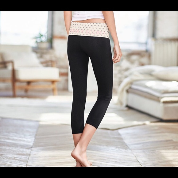 NEW Victoria's Secret Yoga Capris